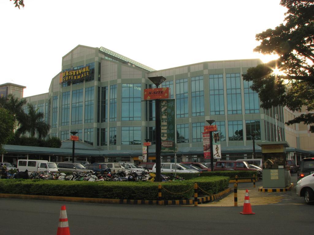 Darvy Suite Muntinlupa City Esterno foto